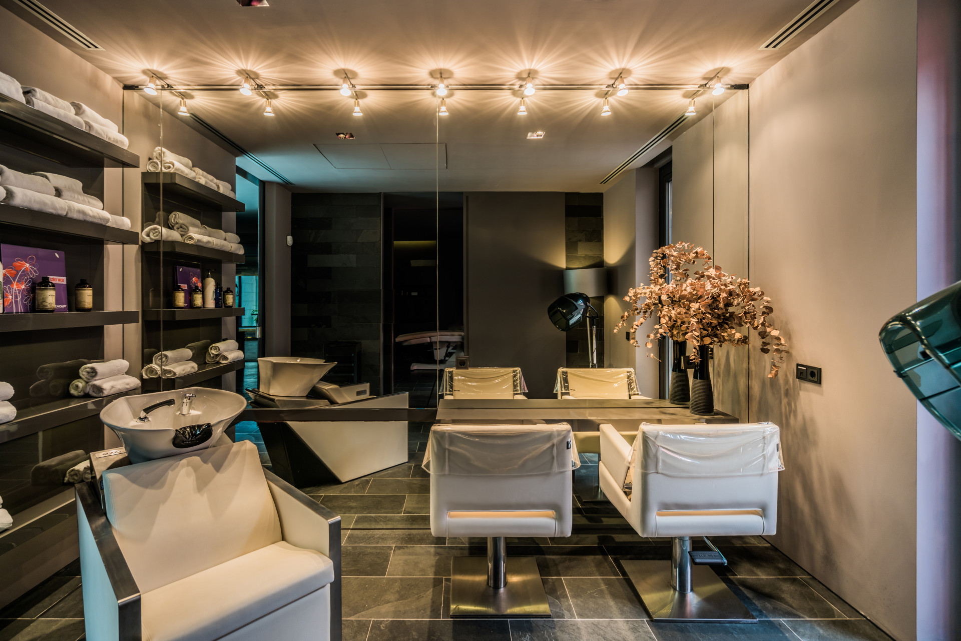 Casa de 8 Dormitorios en alquiler vacacional en Milla de Oro, Marbella