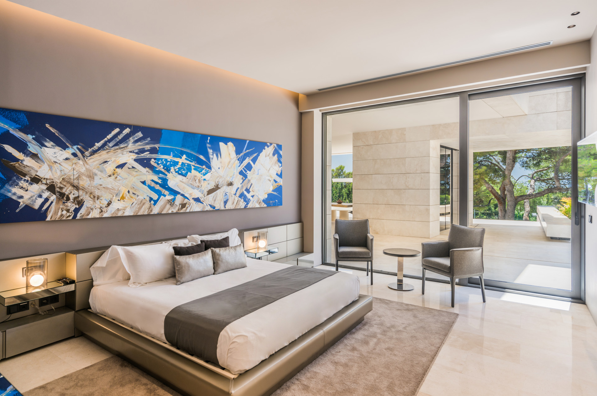 Casa de 8 Dormitorios en alquiler vacacional en Milla de Oro, Marbella