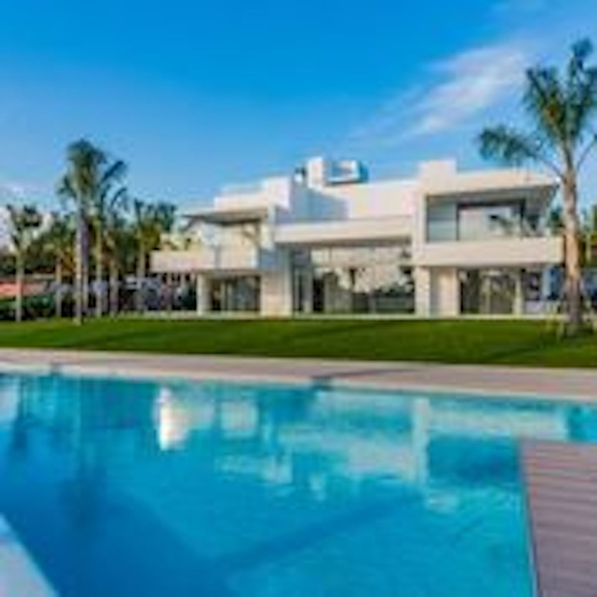 Casa de 5 Dormitorios en venta en Guadalmina Baja, San Pedro de Alcántara