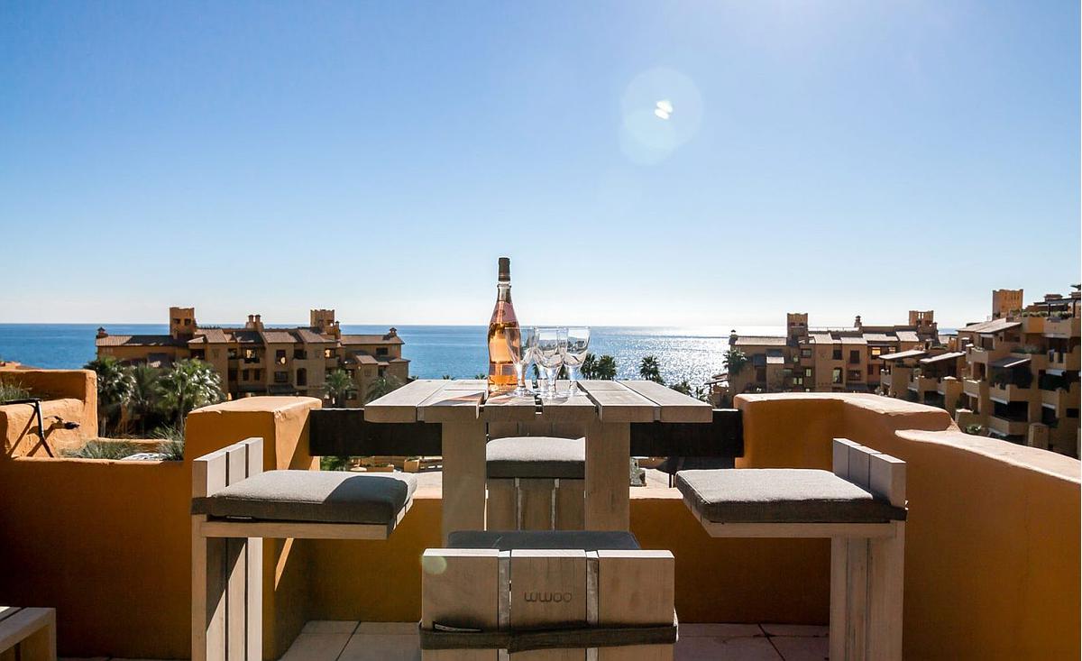 4 кровать 4 ванна Пентхаус курортная аренда в La Alqueria, Estepona