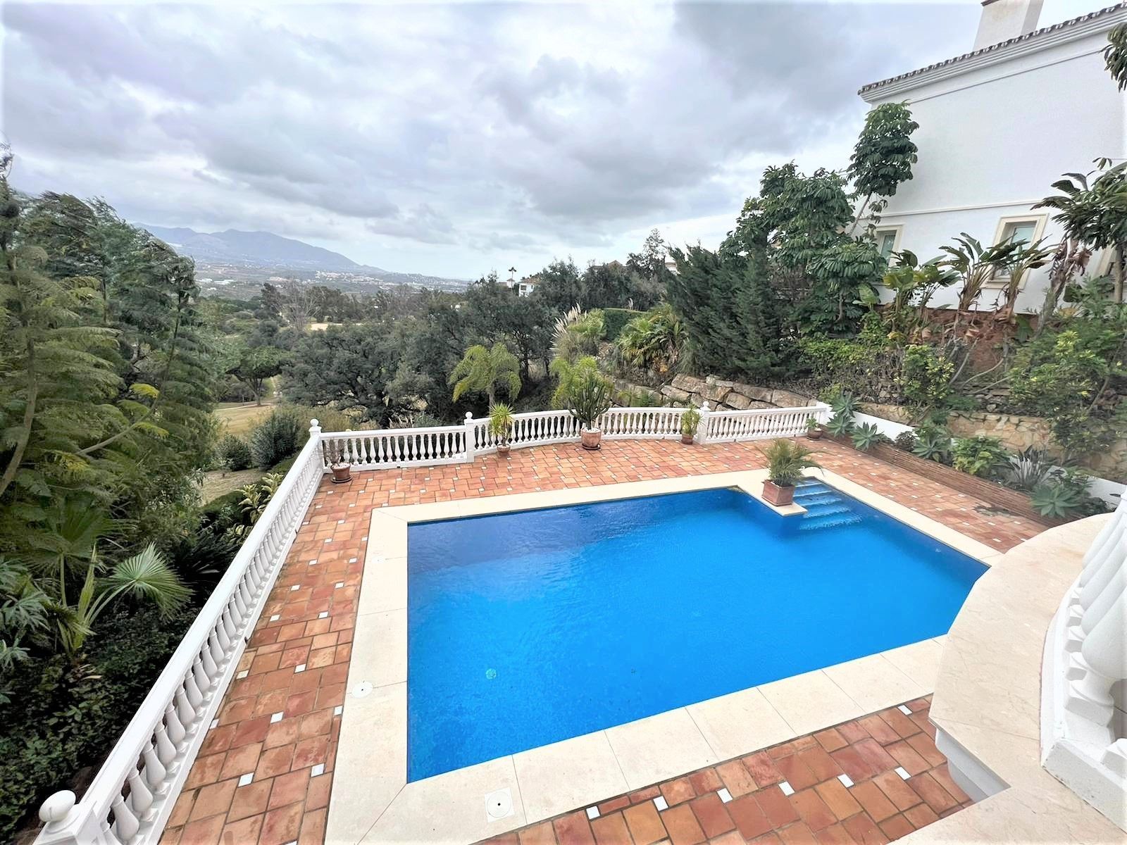 Casa de 6 Dormitorios en venta en Mijas