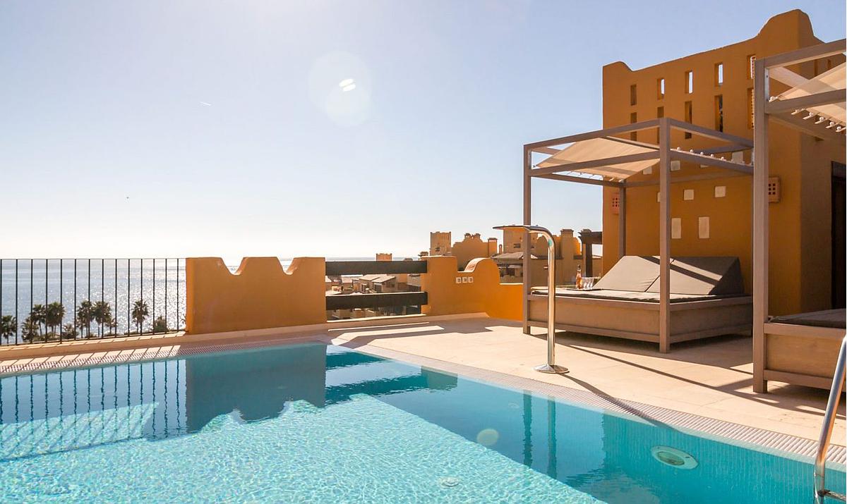 4 кровать 4 ванна Пентхаус курортная аренда в La Alqueria, Estepona
