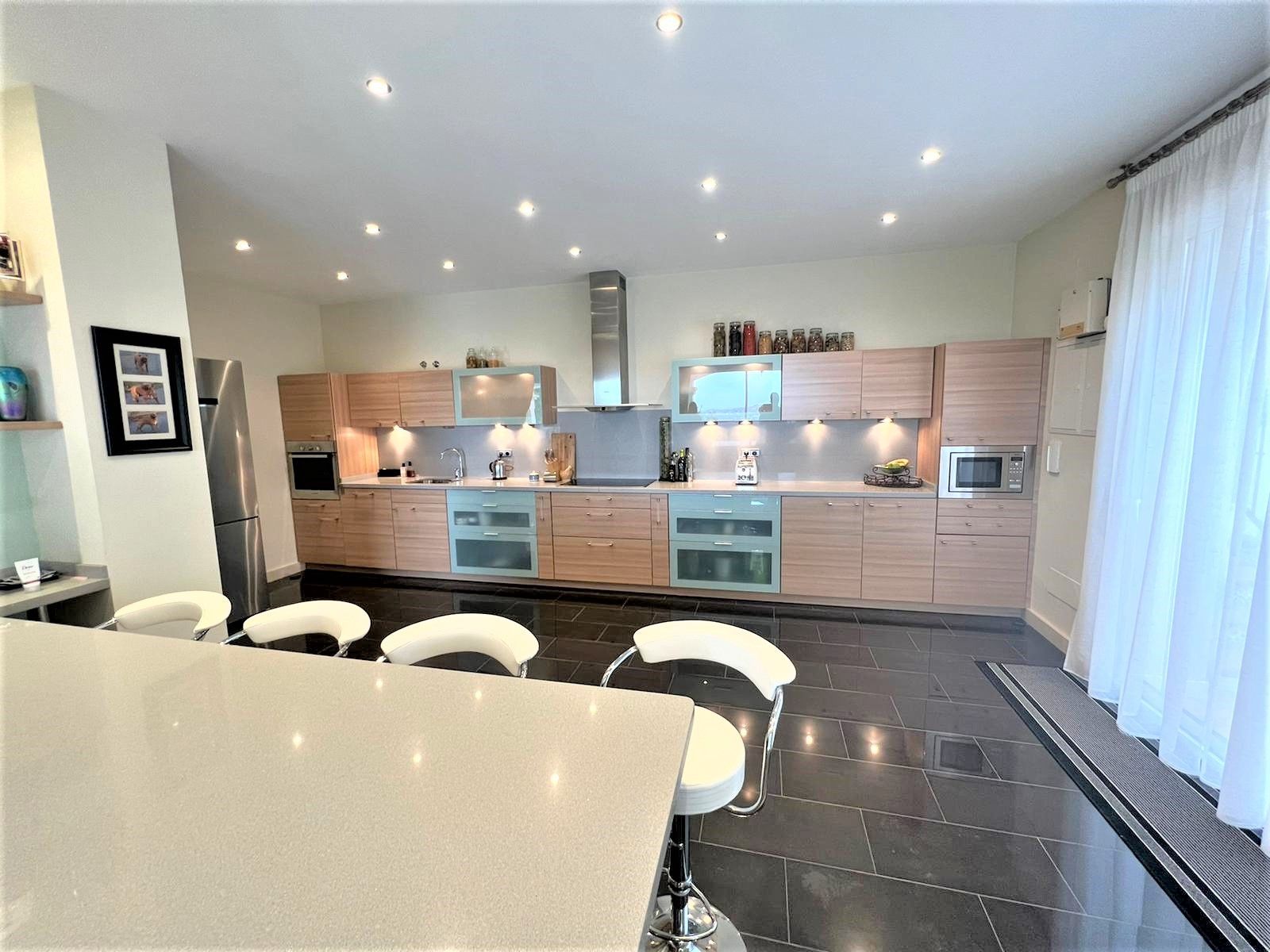Casa de 6 Dormitorios en venta en Mijas