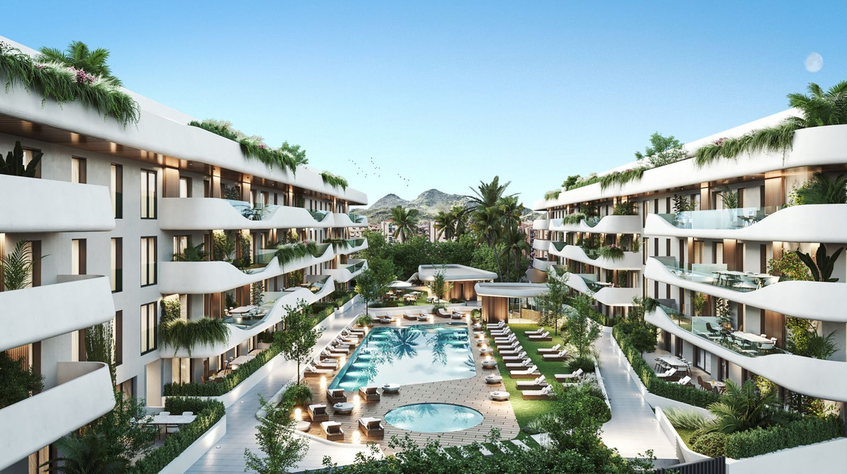 Piso de 4 Dormitorios y 3 Baños en venta en San Pedro de Alcántara