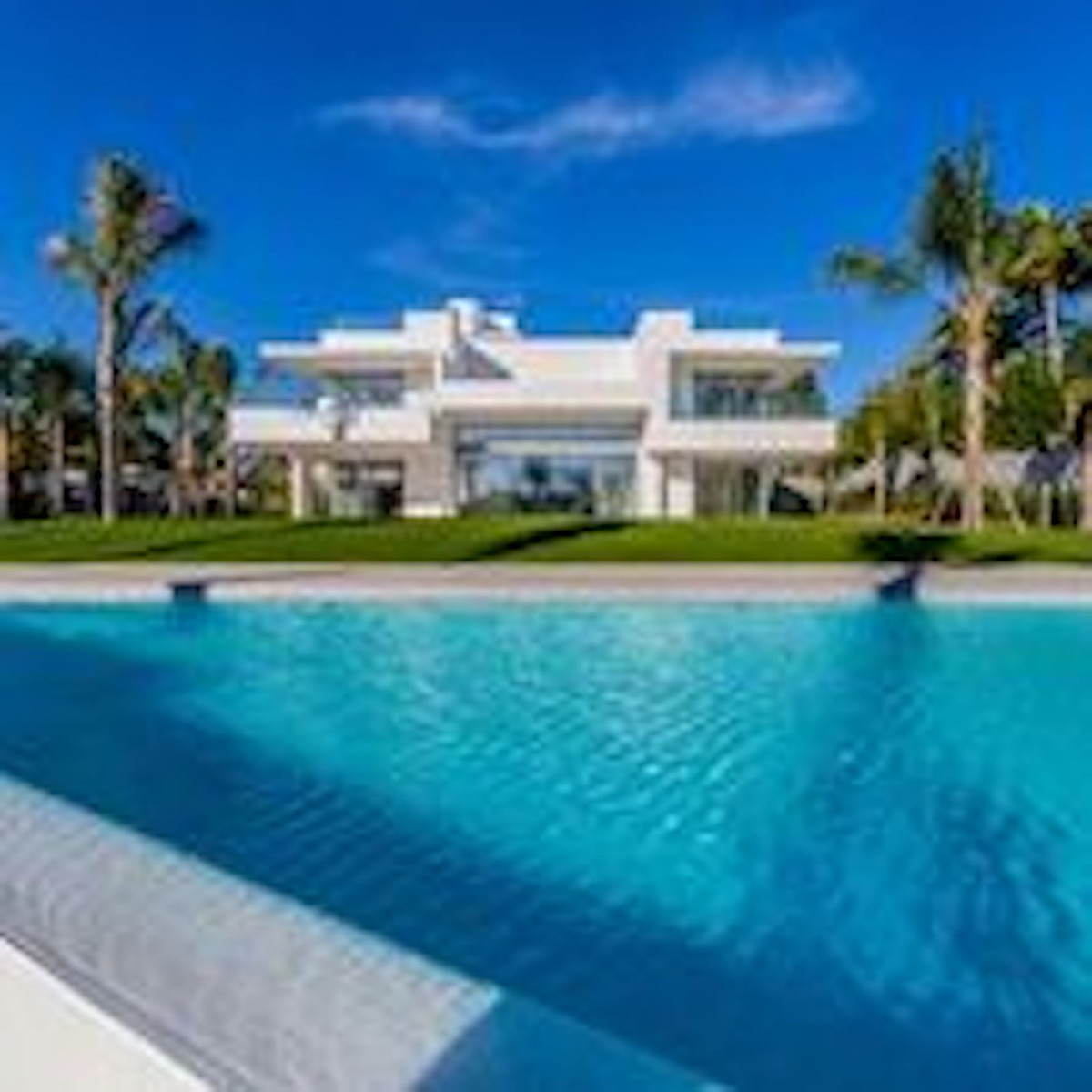 Casa de 5 Dormitorios en venta en Guadalmina Baja, San Pedro de Alcántara