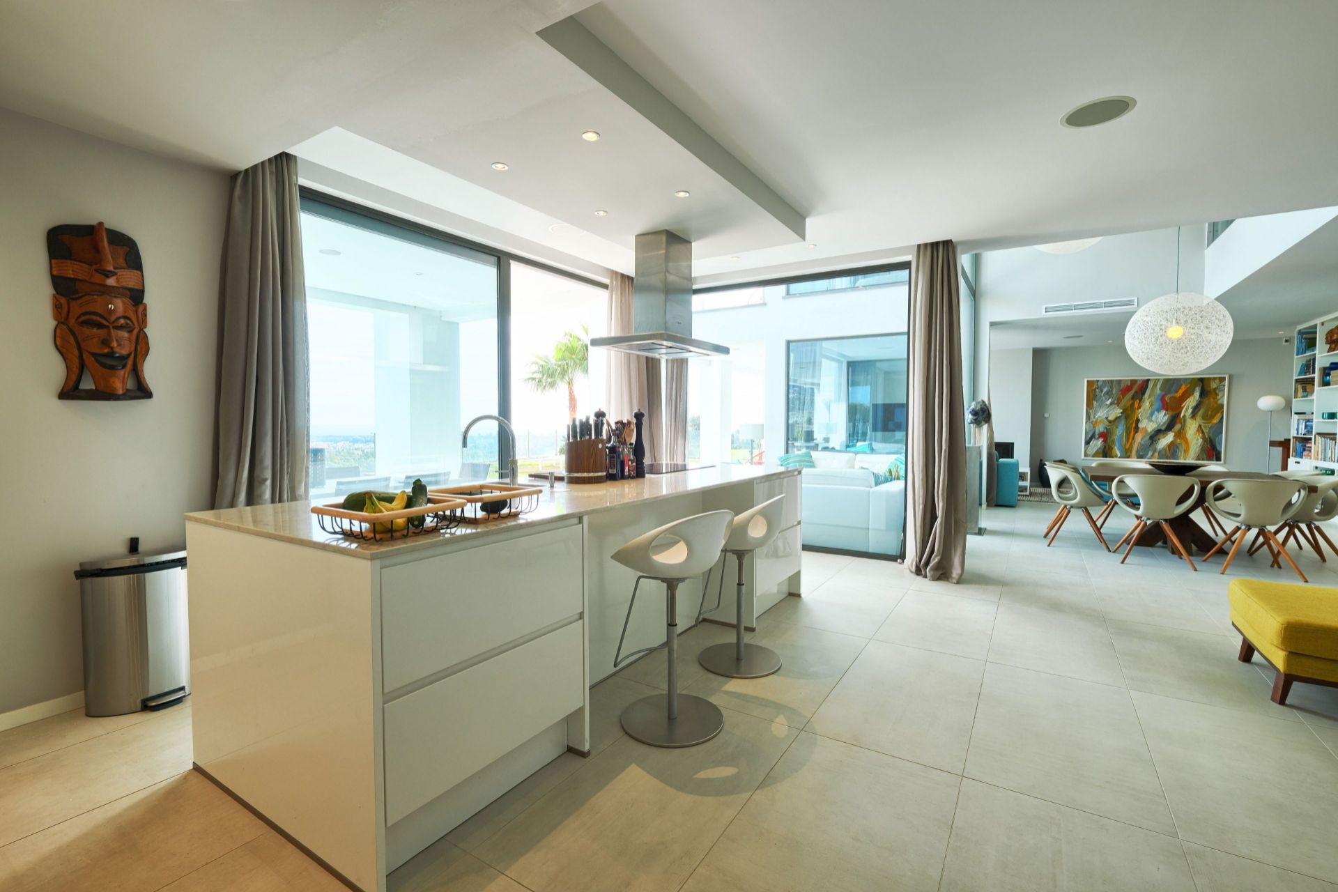 Casa de 4 Dormitorios y 5 Baños en venta en Milla de Oro, Marbella