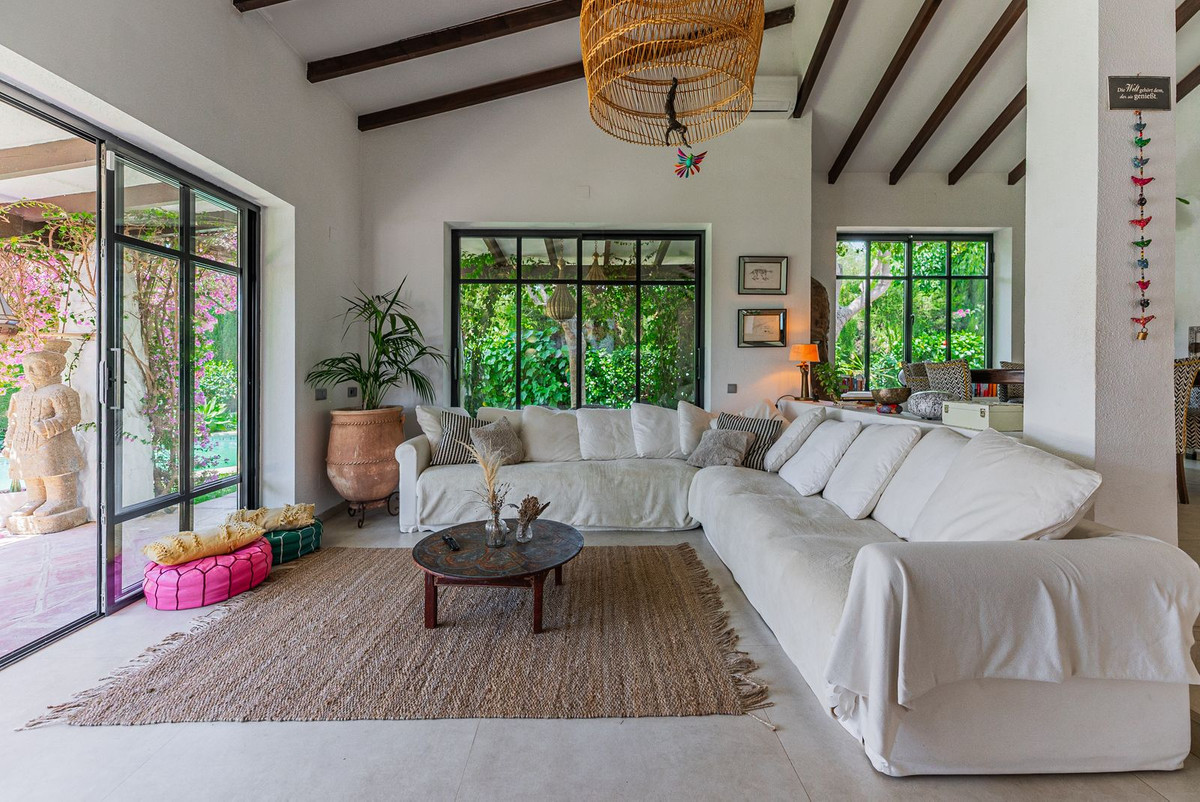 Casa de 4 Dormitorios en venta en Atalaya, Estepona