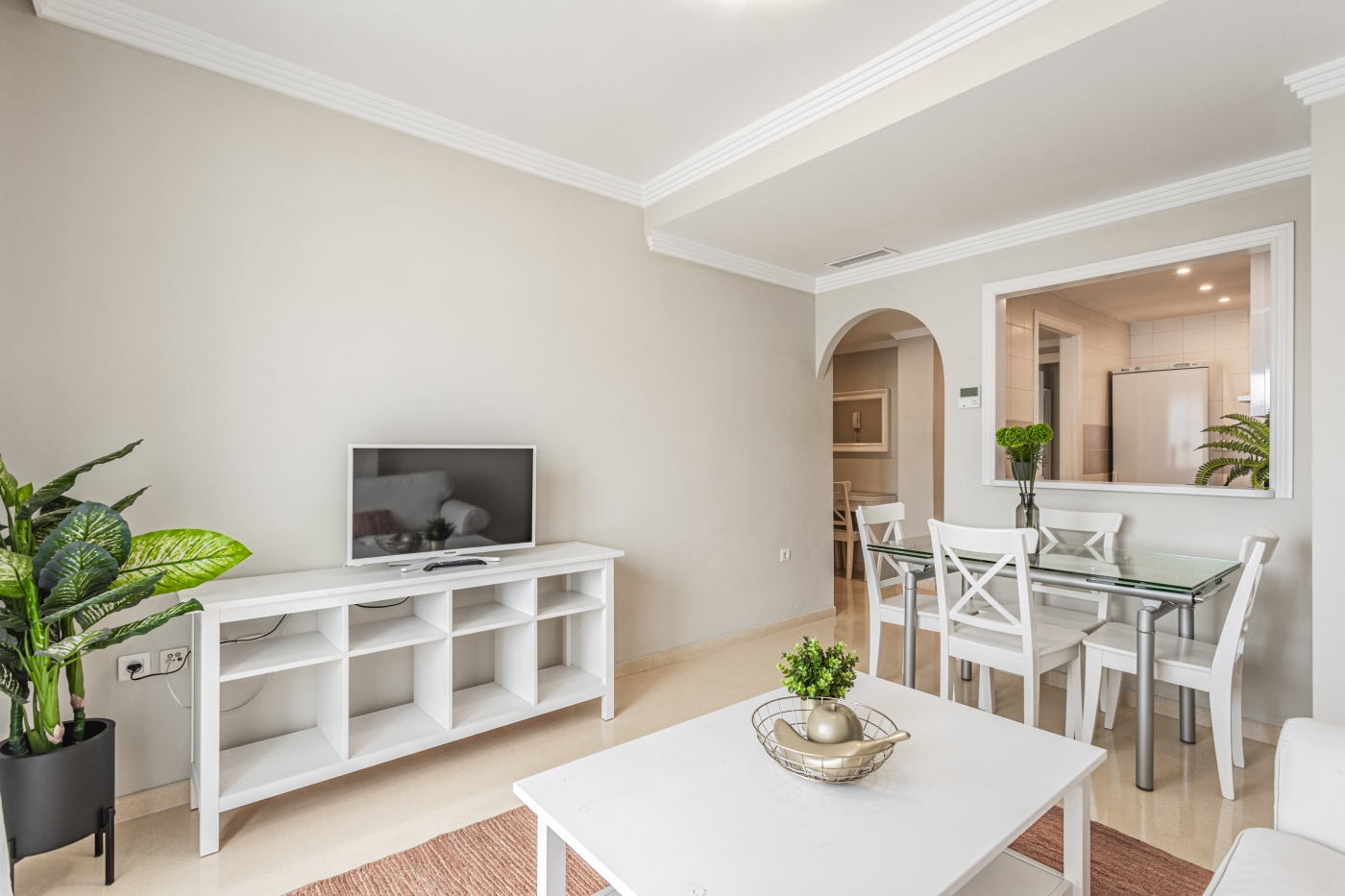 Piso de 2 Dormitorios y 1 Baño en venta en Nueva Andalucía, Marbella