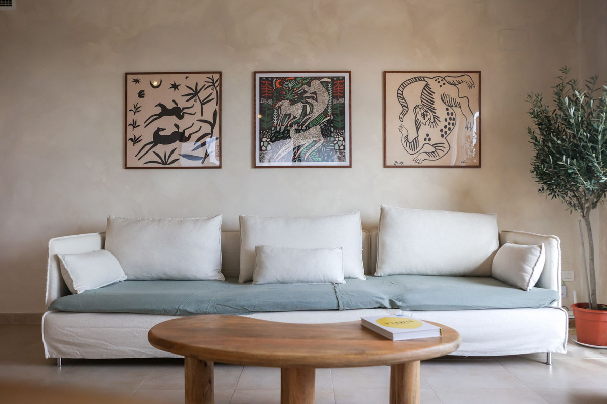 Piso de 2 Dormitorios y 2 Baños en alquiler en Los Monteros, Marbella