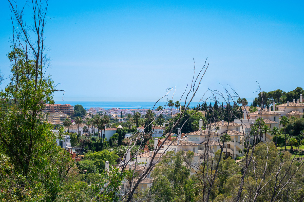 Casa de 3 Dormitorios y 2 Baños en venta en Nueva Andalucía, Marbella