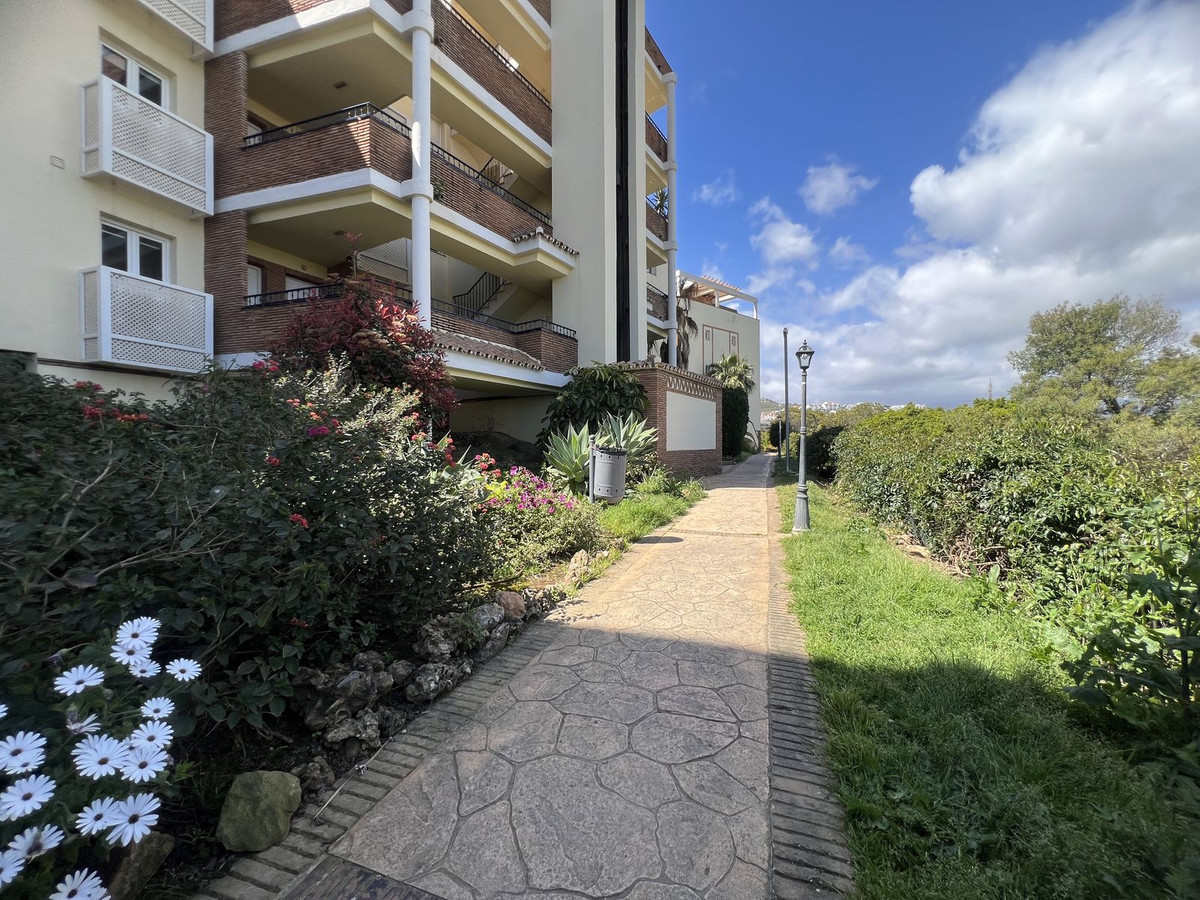 Piso de 2 Dormitorios en venta en Riviera del Sol, Mijas