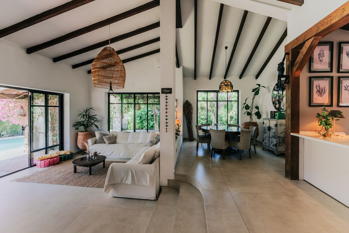 Casa de 4 Dormitorios en venta en Atalaya, Estepona