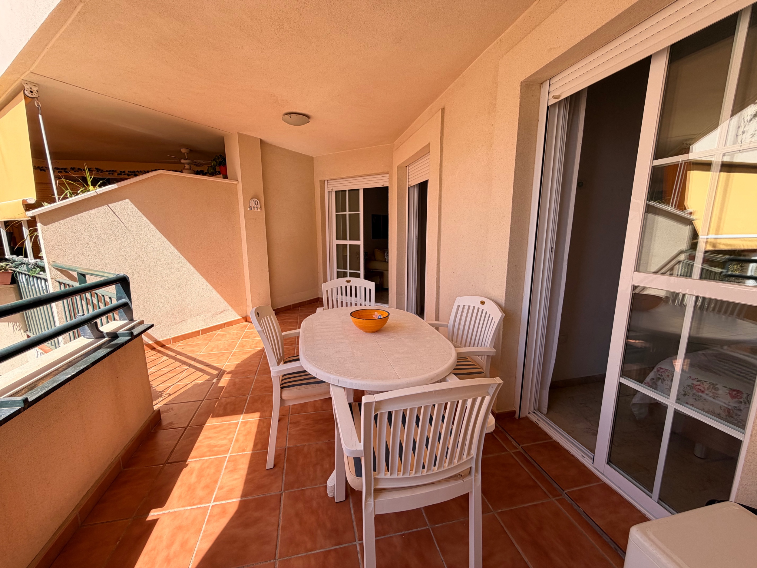 Piso de 2 Dormitorios en venta en Torrequebrada, Benalmádena