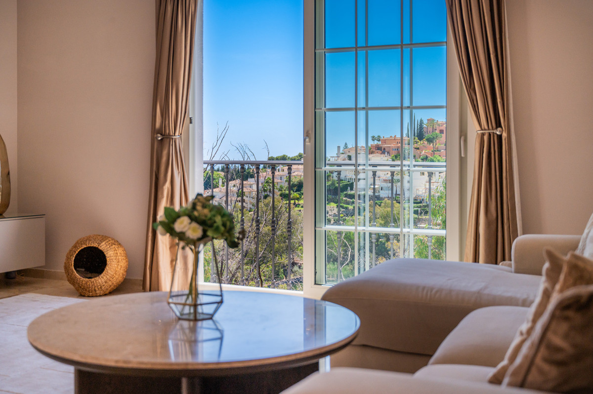 Casa de 3 Dormitorios y 2 Baños en venta en Nueva Andalucía, Marbella