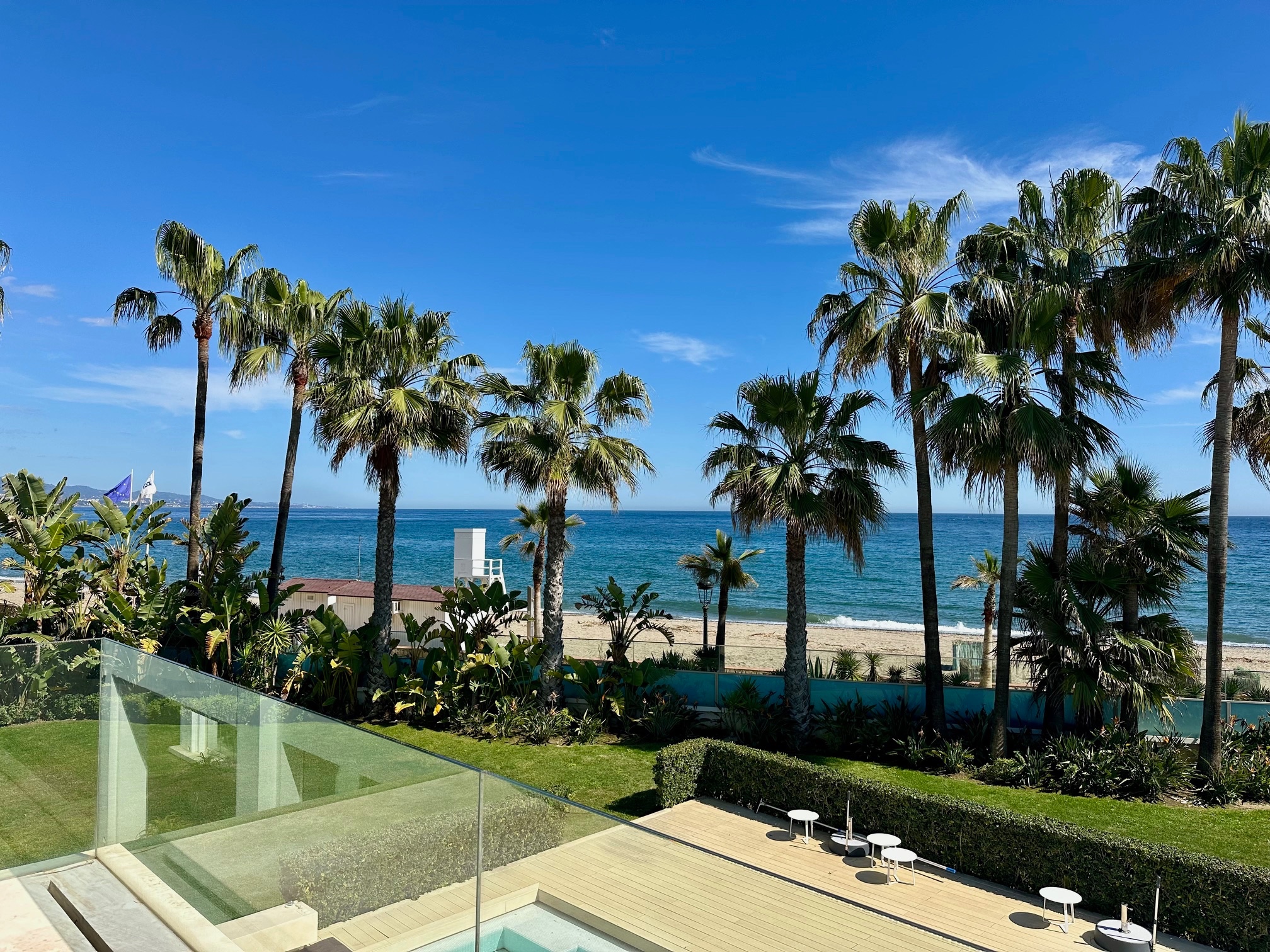 Casa de 6 Dormitorios y 8 Baños en alquiler en Milla de Oro, Marbella