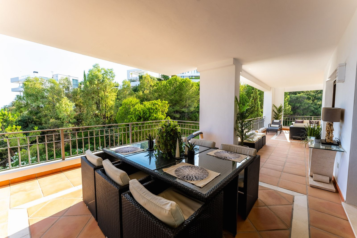 2 спални, 2 бани - Апартамент за продажба в La Quinta, Benahavis