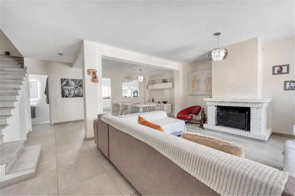 Casa Adosada de 3 Dormitorios y 2 Baños en venta en Casares