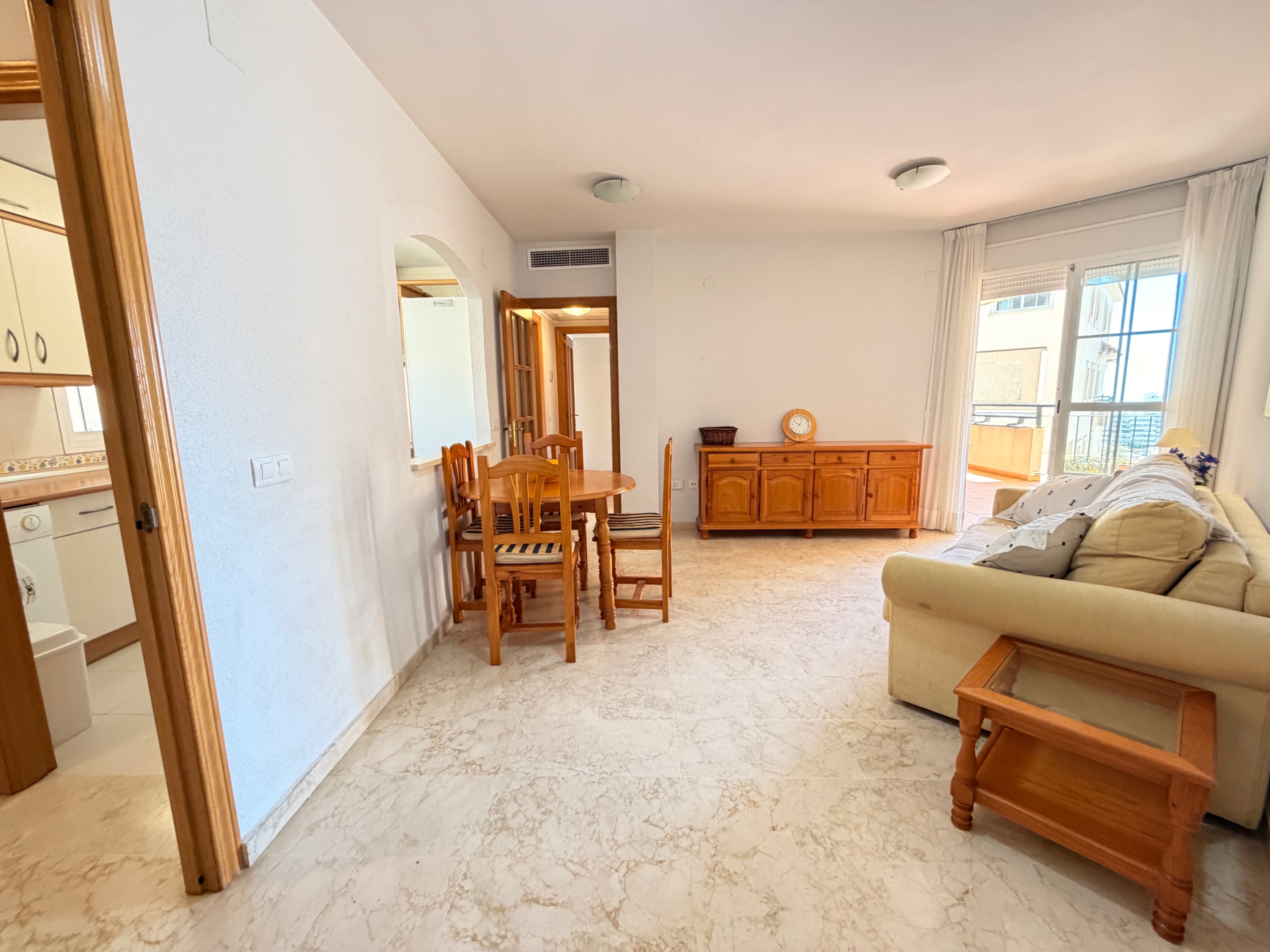 Piso de 2 Dormitorios en venta en Torrequebrada, Benalmádena