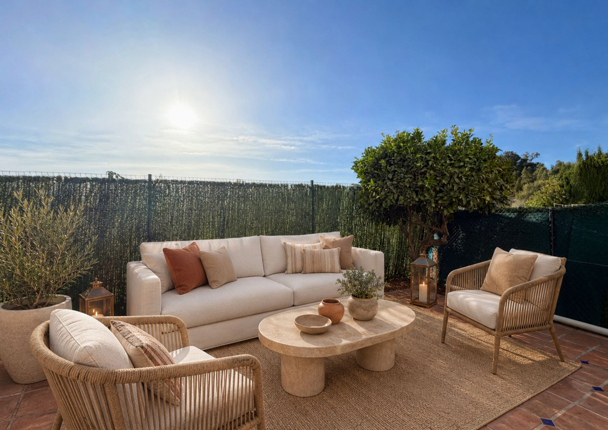Casa Adosada de 3 Dormitorios en venta en Nueva Andalucía, Marbella