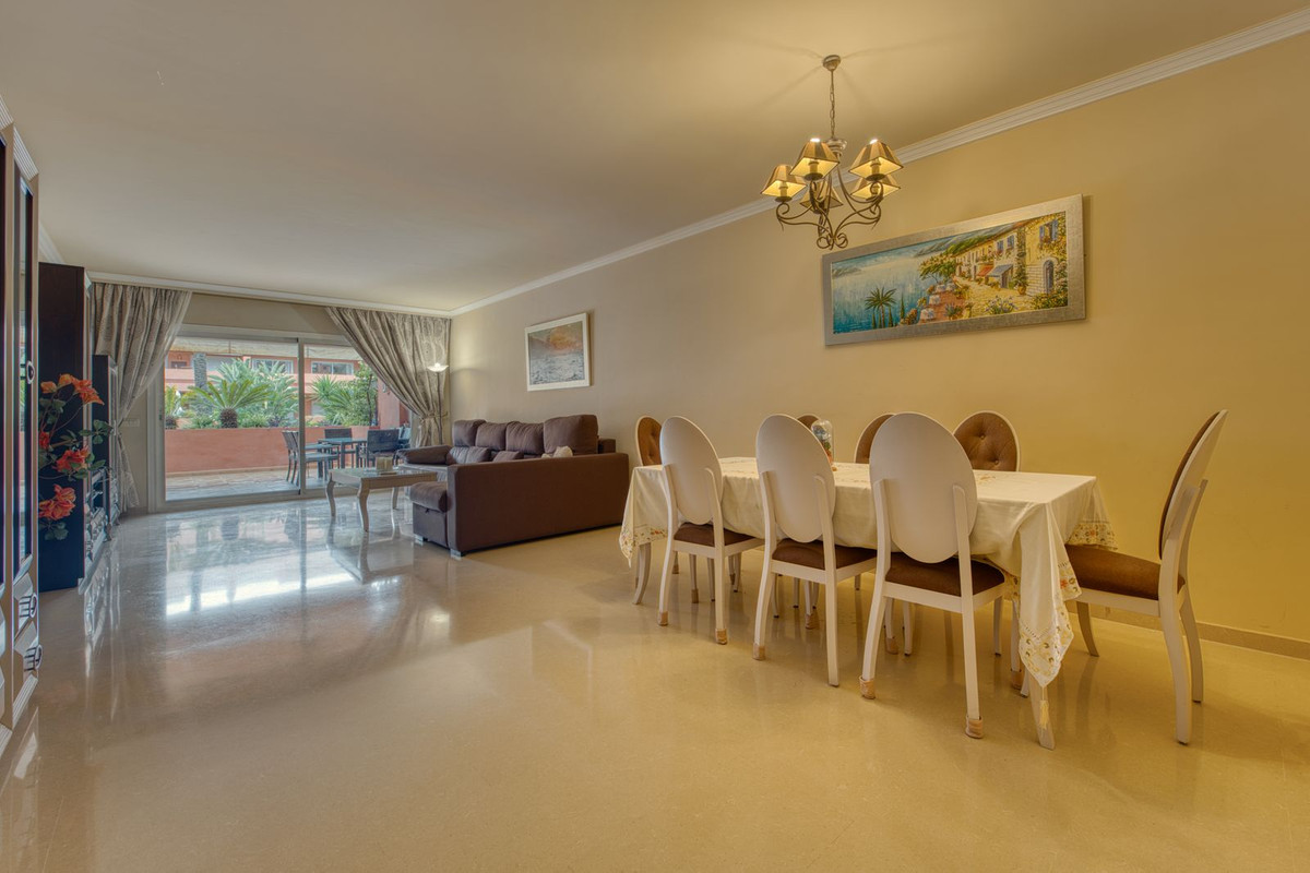 Piso de 2 Dormitorios y 2 Baños en venta en Marbella