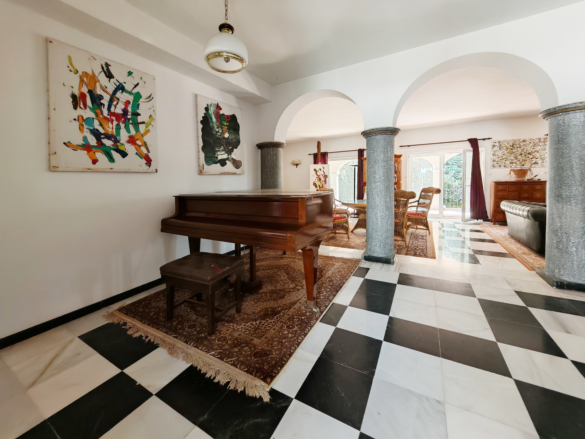 Casa de 5 Dormitorios y 5 Baños en venta en Marbella