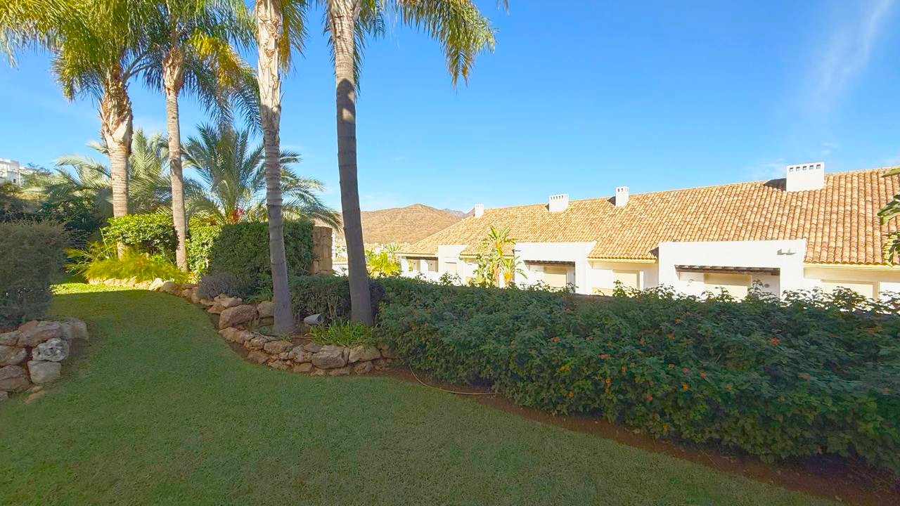 Casa Adosada de 3 Dormitorios en venta en Mijas