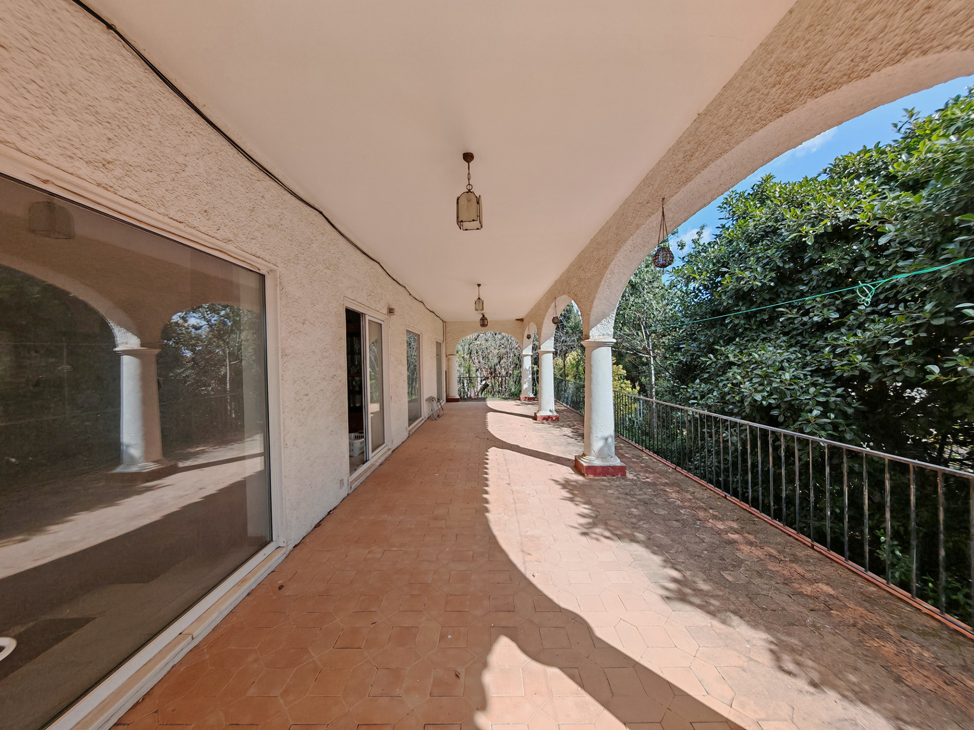 Casa de 5 Dormitorios y 5 Baños en venta en Marbella