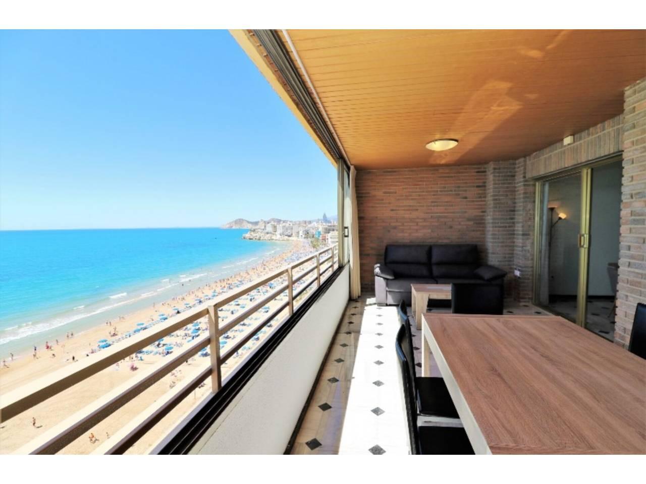 Piso de 4 Dormitorios en alquiler vacacional en Benidorm Centro Urbano
