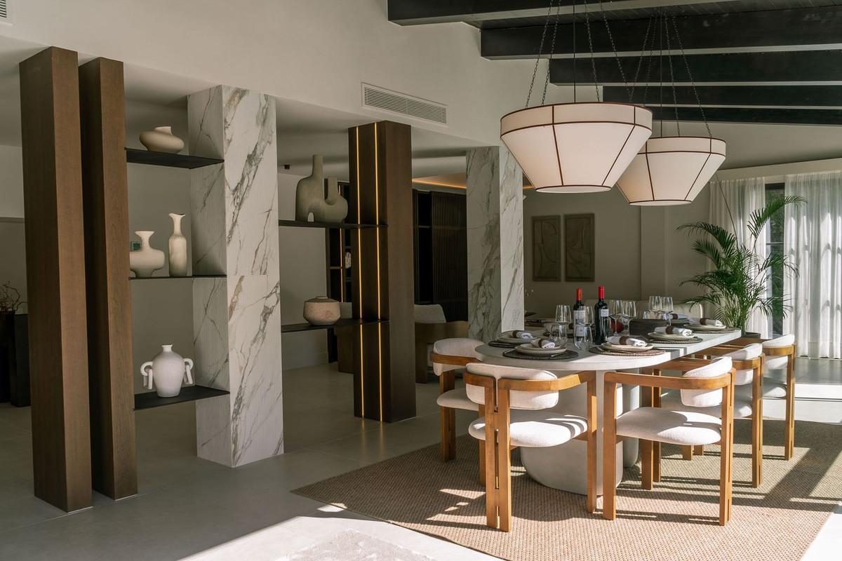Casa de 5 Dormitorios en venta en Nueva Andalucía, Marbella