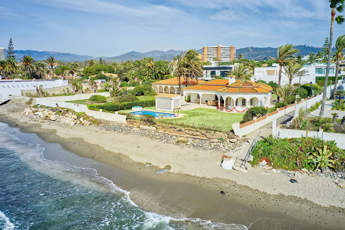 Casa de 3 Dormitorios en alquiler vacacional en Marbesa, Marbella