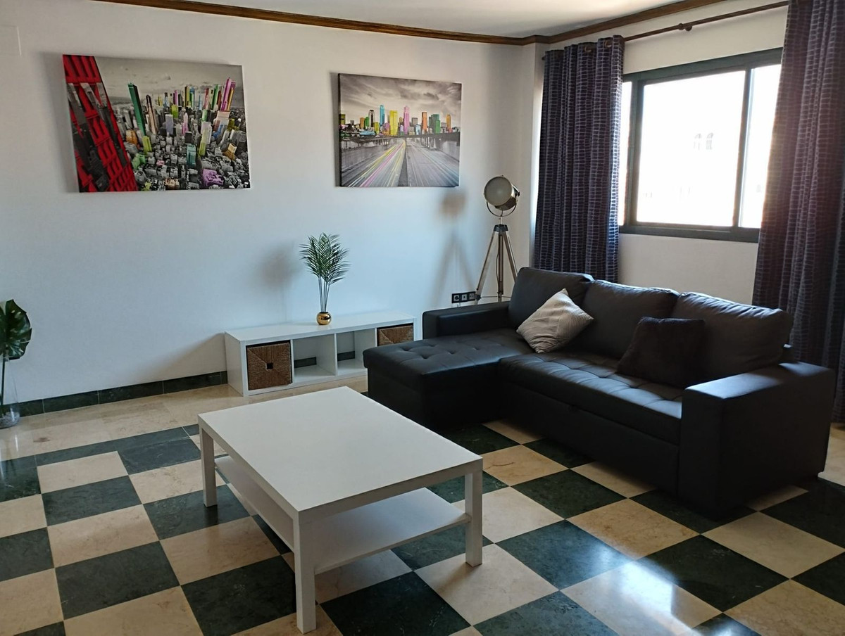 Ático de 3 Dormitorios y 3 Baños en venta en Marbella
