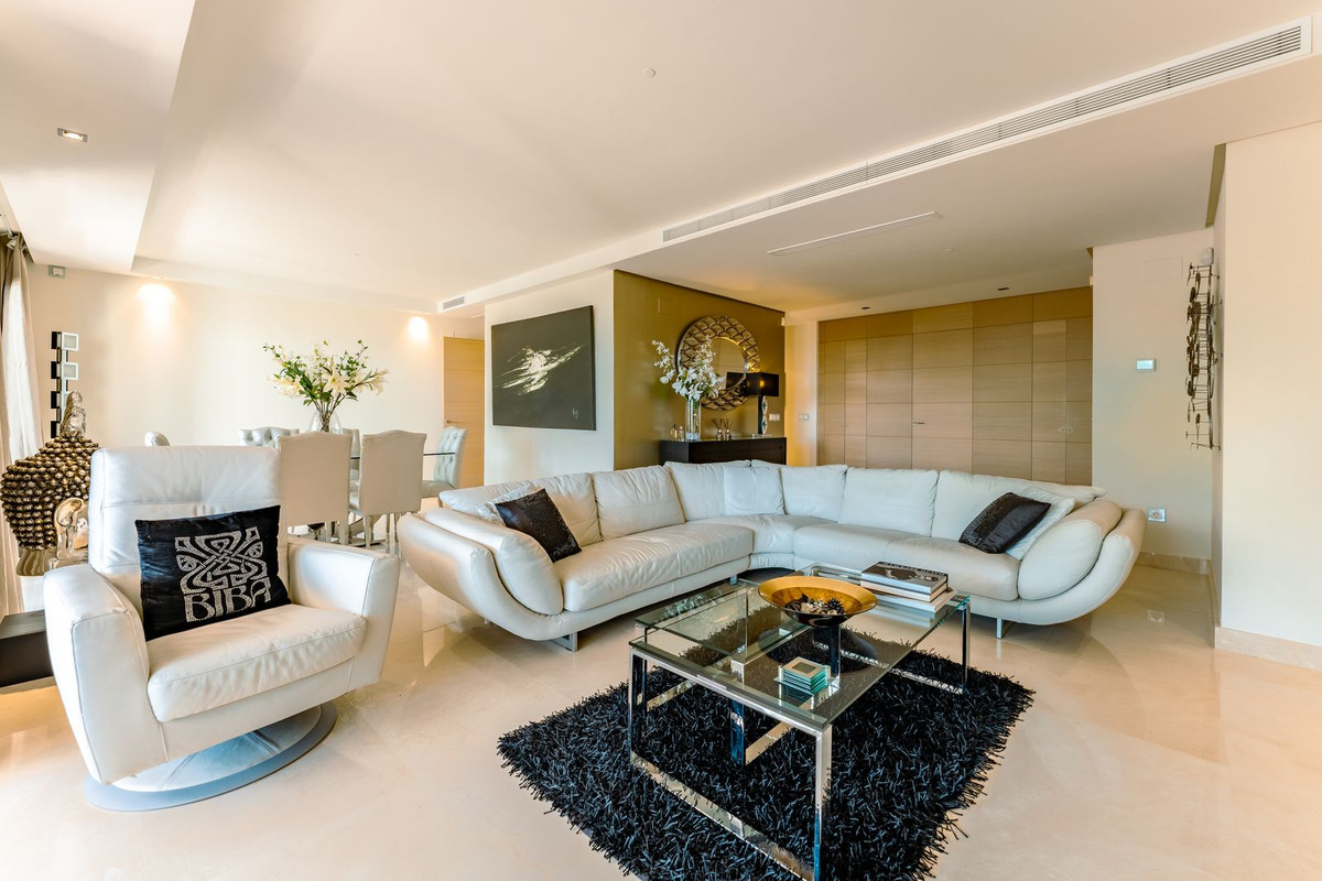 2 спални, 2 бани - Апартамент за продажба в La Quinta, Benahavis
