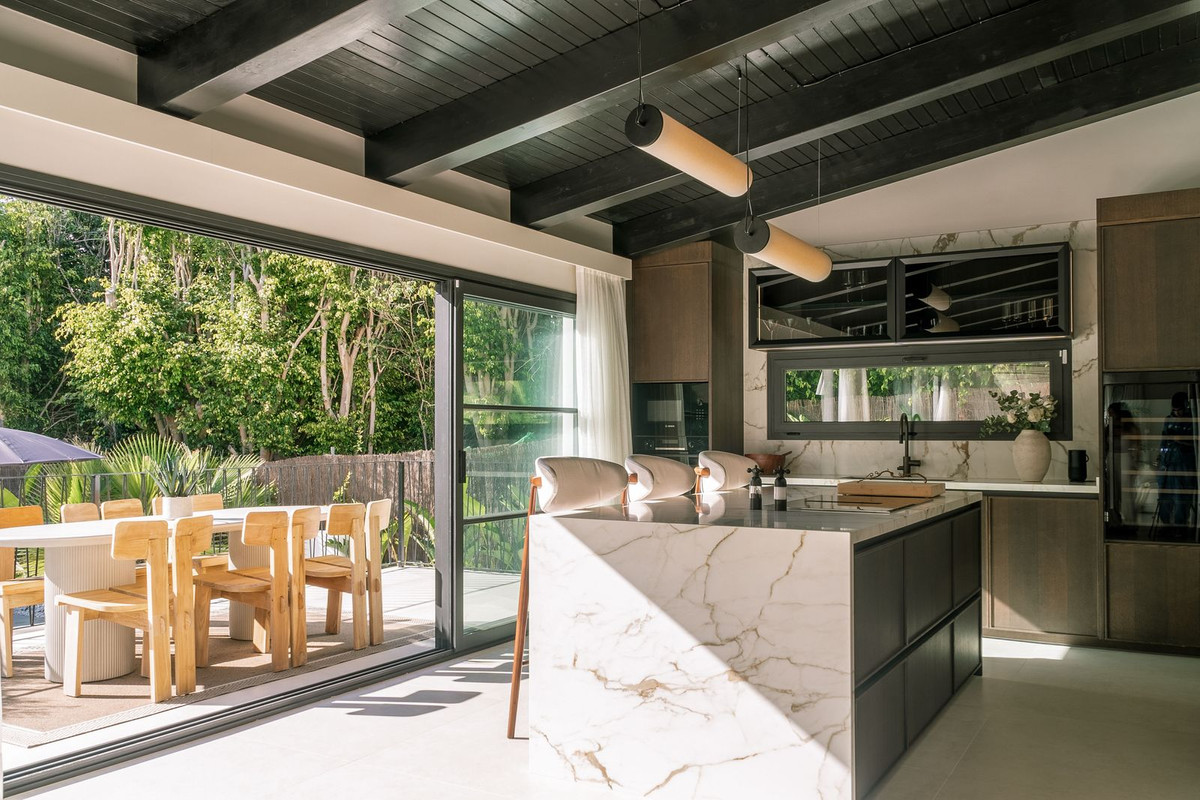 Casa de 5 Dormitorios en venta en Nueva Andalucía, Marbella