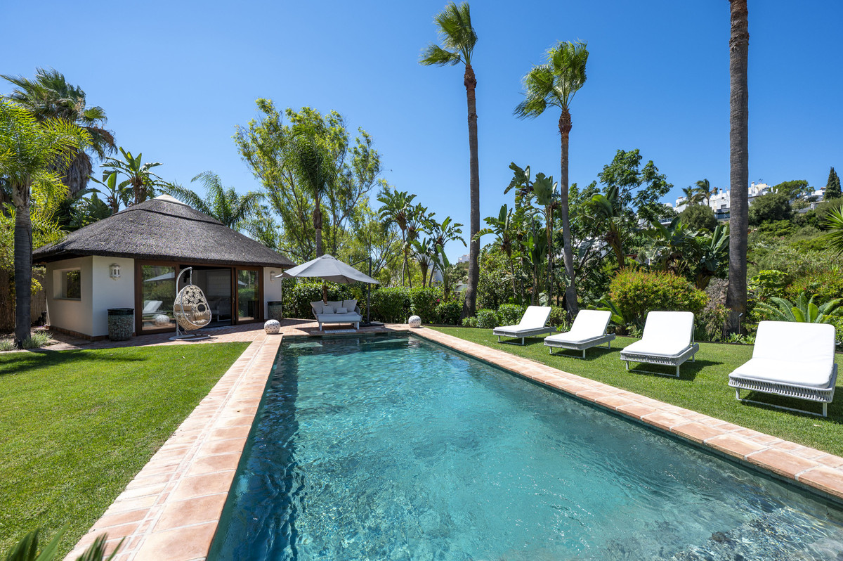 Casa de 4 Dormitorios y 4 Baños en venta en Estepona