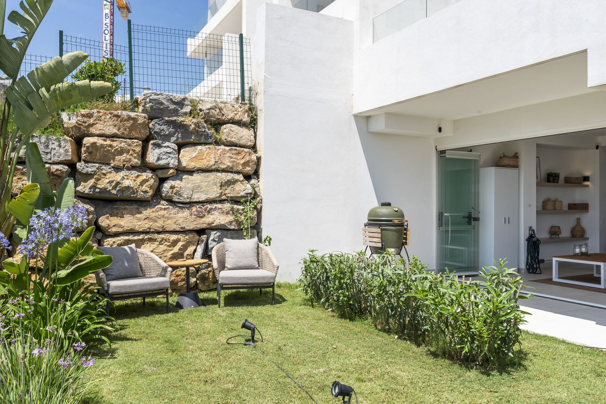 Piso de 2 Dormitorios y 2 Baños en venta en Estepona