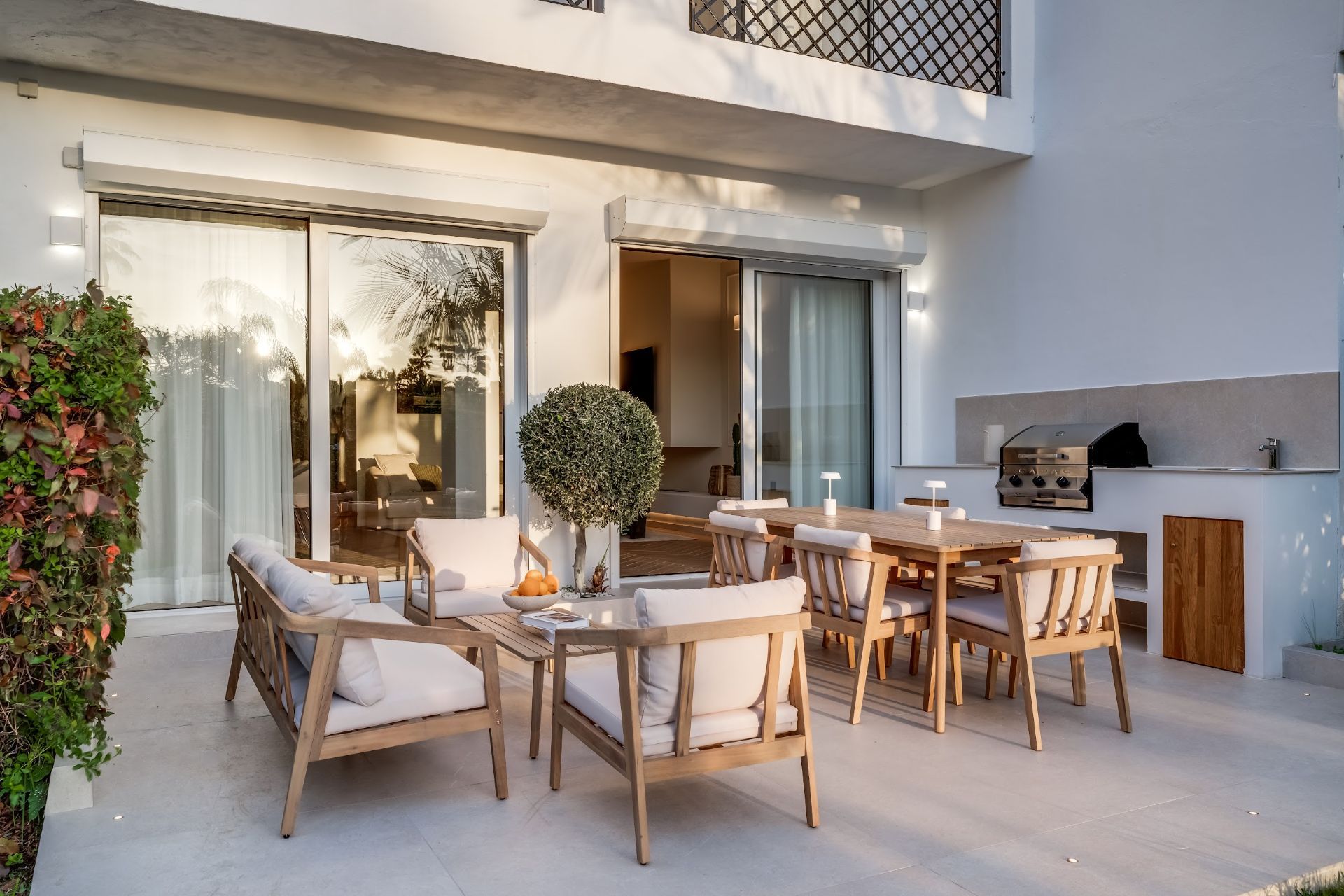 Casa Adosada de 4 Dormitorios y 3 Baños en venta en Nueva Andalucía, Marbella