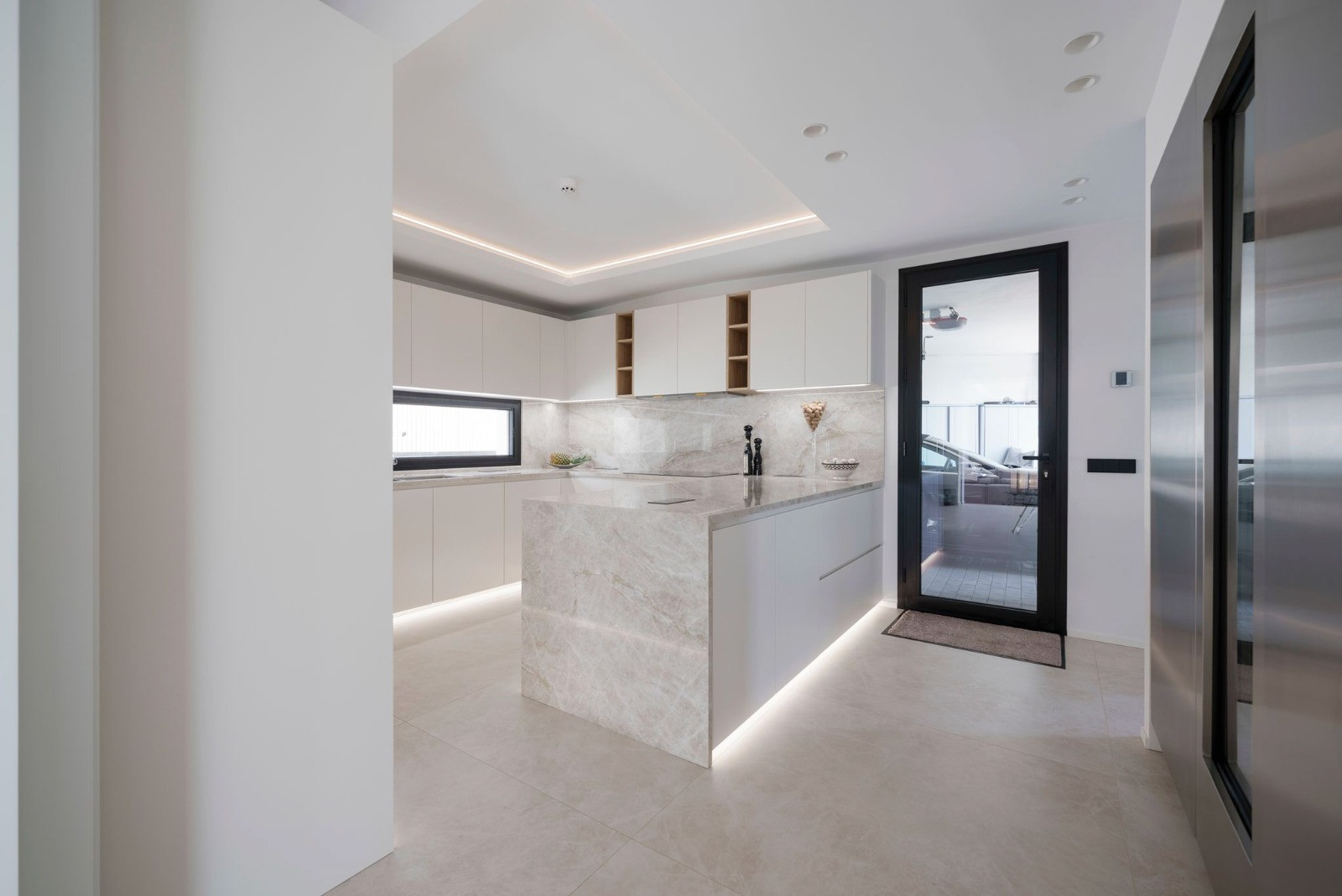 Casa de 4 Dormitorios en alquiler vacacional en El Rosario, Marbella