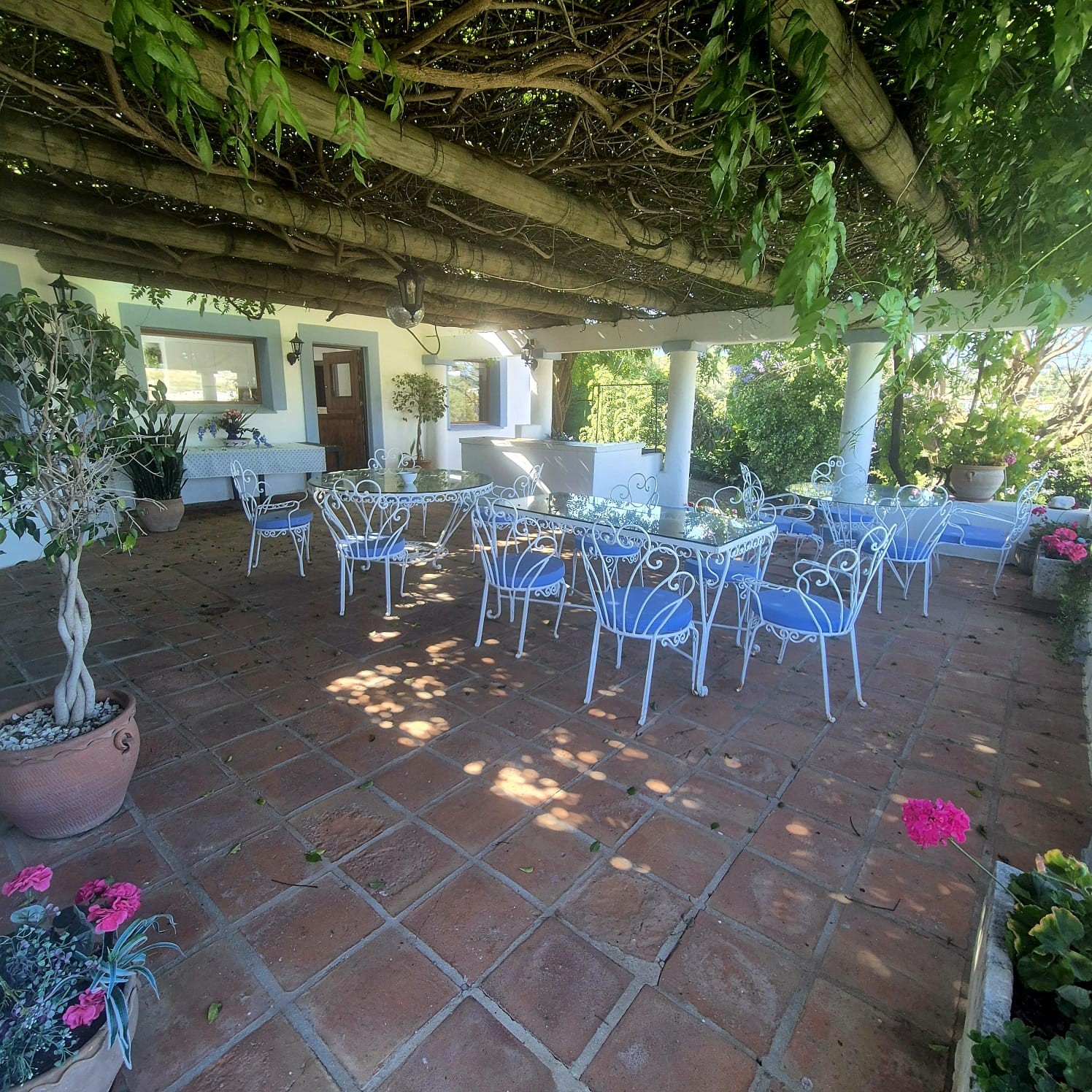 Casa de 5 Dormitorios y 6 Baños en alquiler en San Pedro de Alcántara