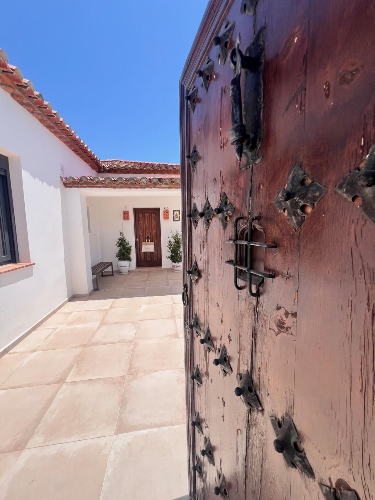 3 Bed - Villa for Sale in New Golden Mile, Estepona