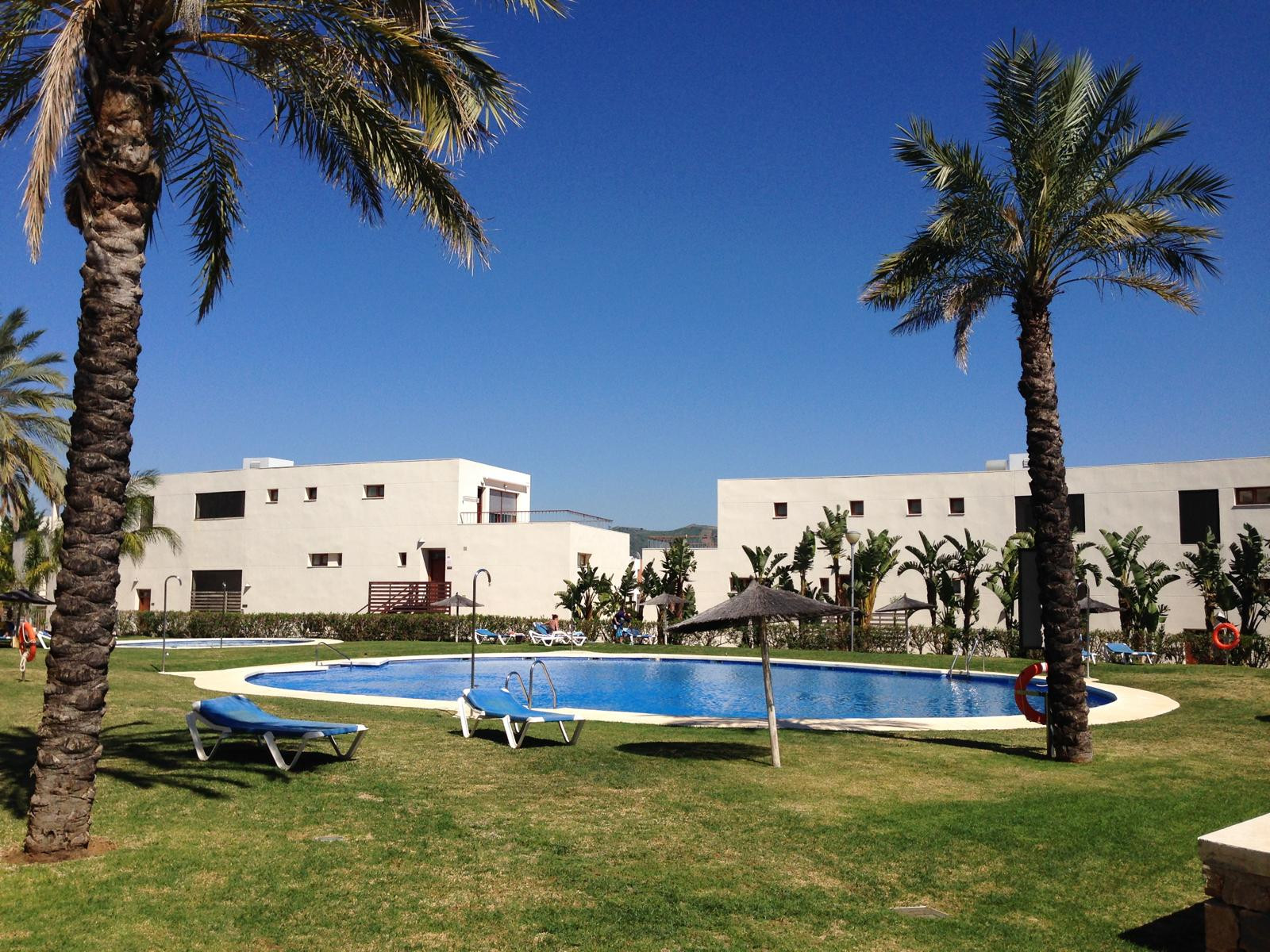 Piso de 3 Dormitorios en venta en Los Monteros, Marbella