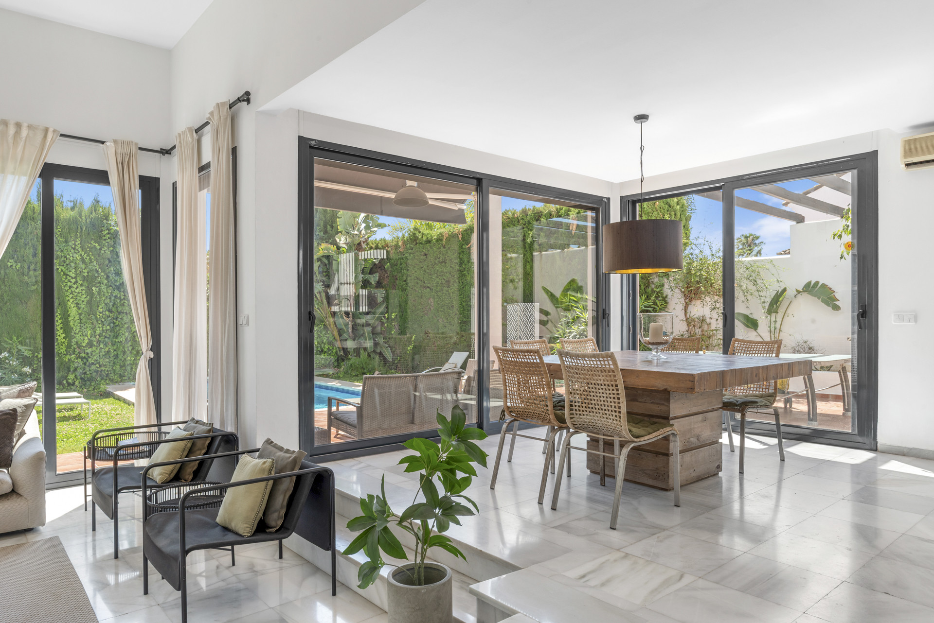 6 кровать 6 ванна Вилла для продажи в Marbella