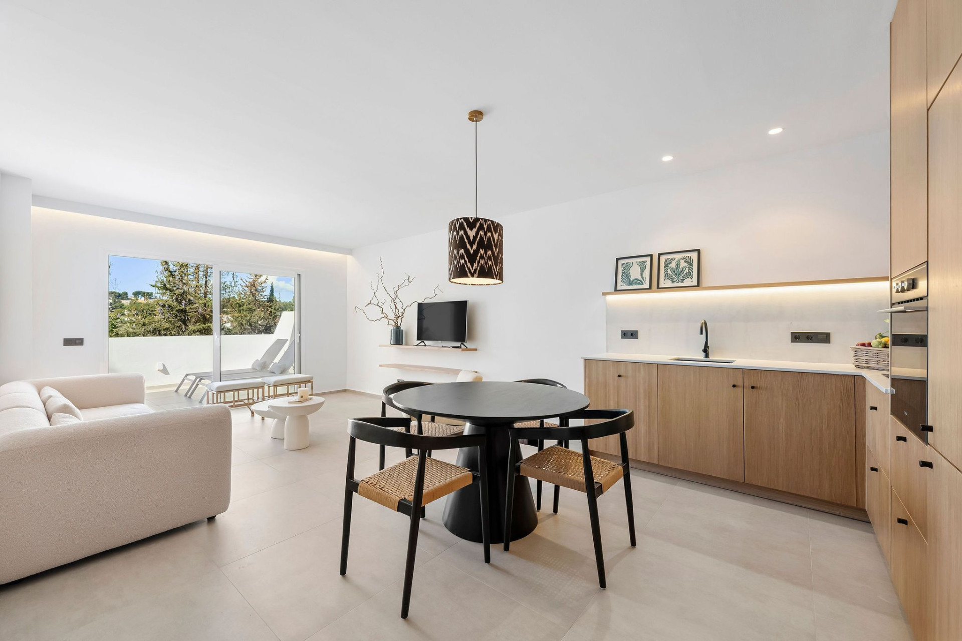 Ático de 3 Dormitorios y 2 Baños en venta en Nueva Andalucía, Marbella