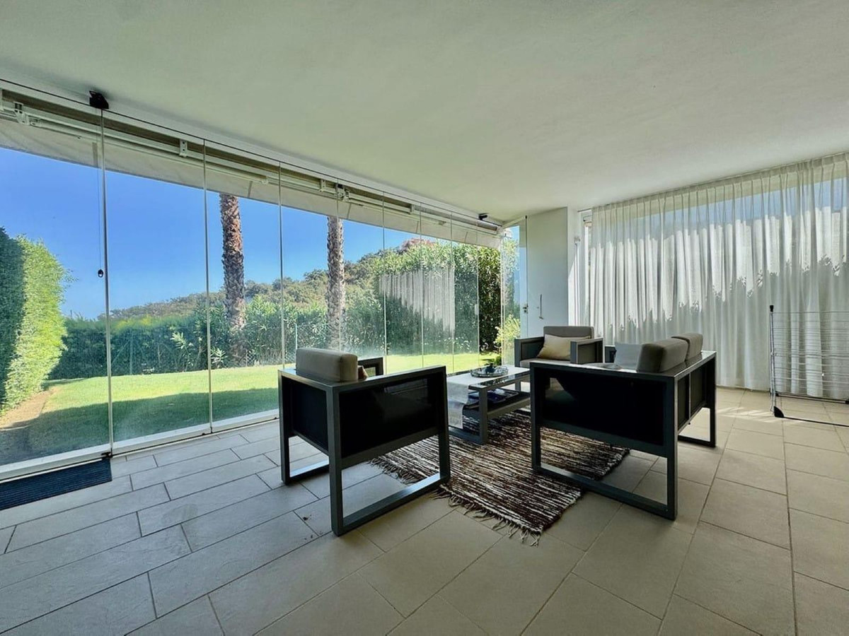 Piso de 3 Dormitorios y 2 Baños en alquiler en La Mairena, Marbella
