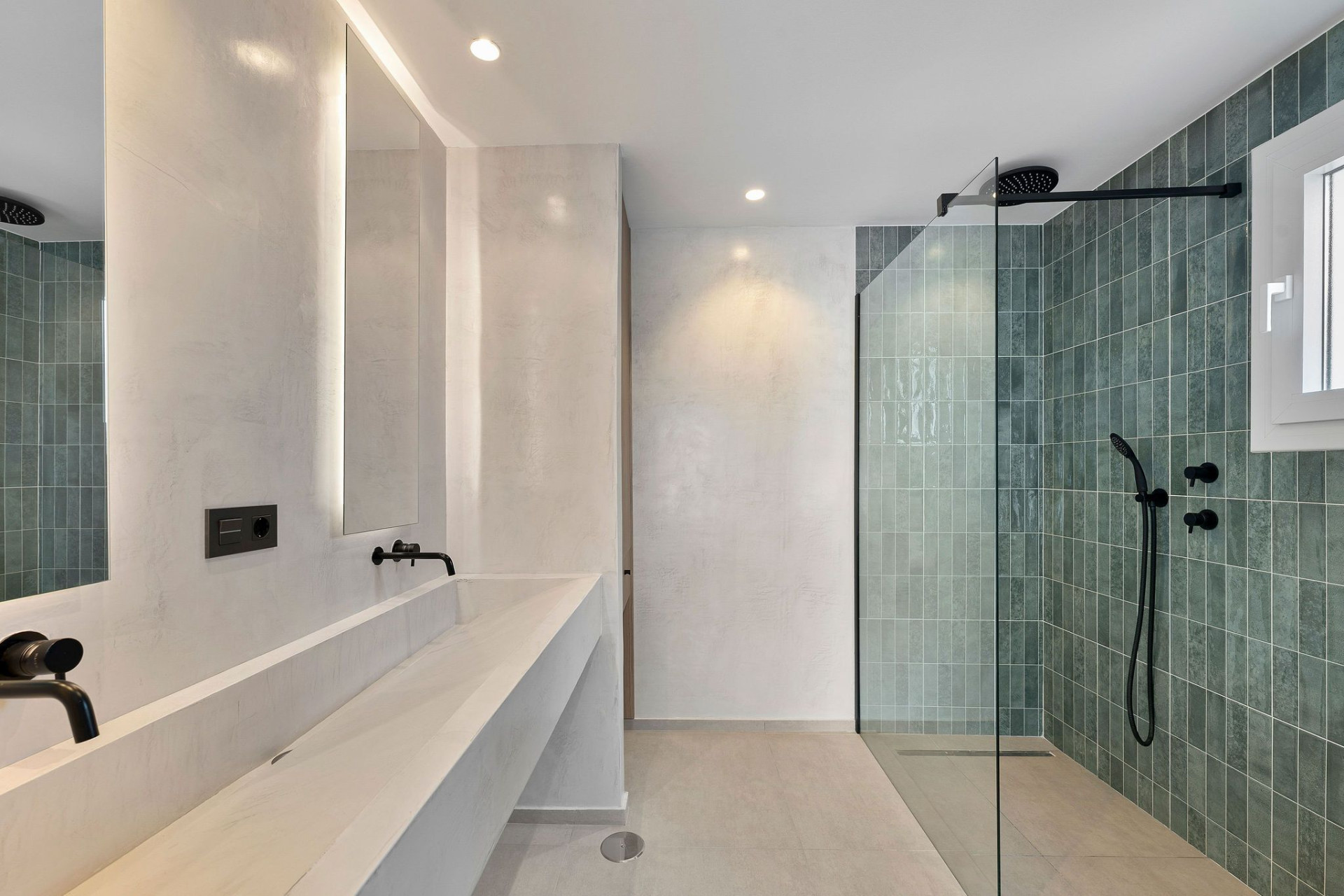 Ático de 3 Dormitorios y 2 Baños en venta en Nueva Andalucía, Marbella