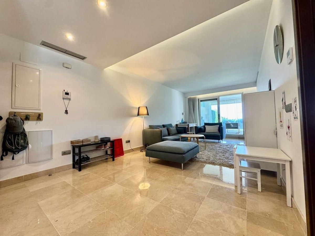 Piso de 3 Dormitorios y 2 Baños en alquiler en La Mairena, Marbella
