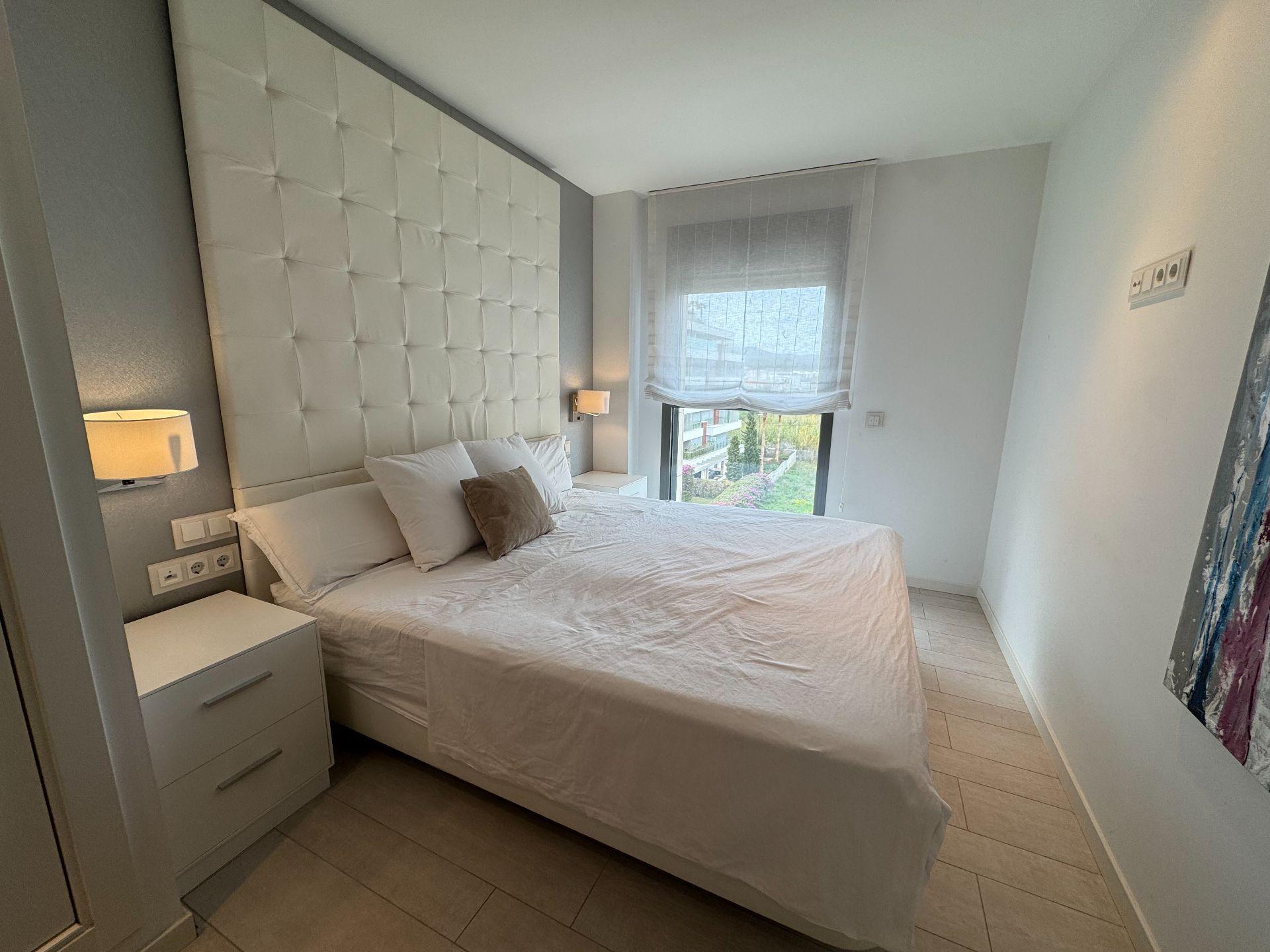 Piso de 3 Dormitorios y 2 Baños en venta en Marina Botafoch, Eivissa
