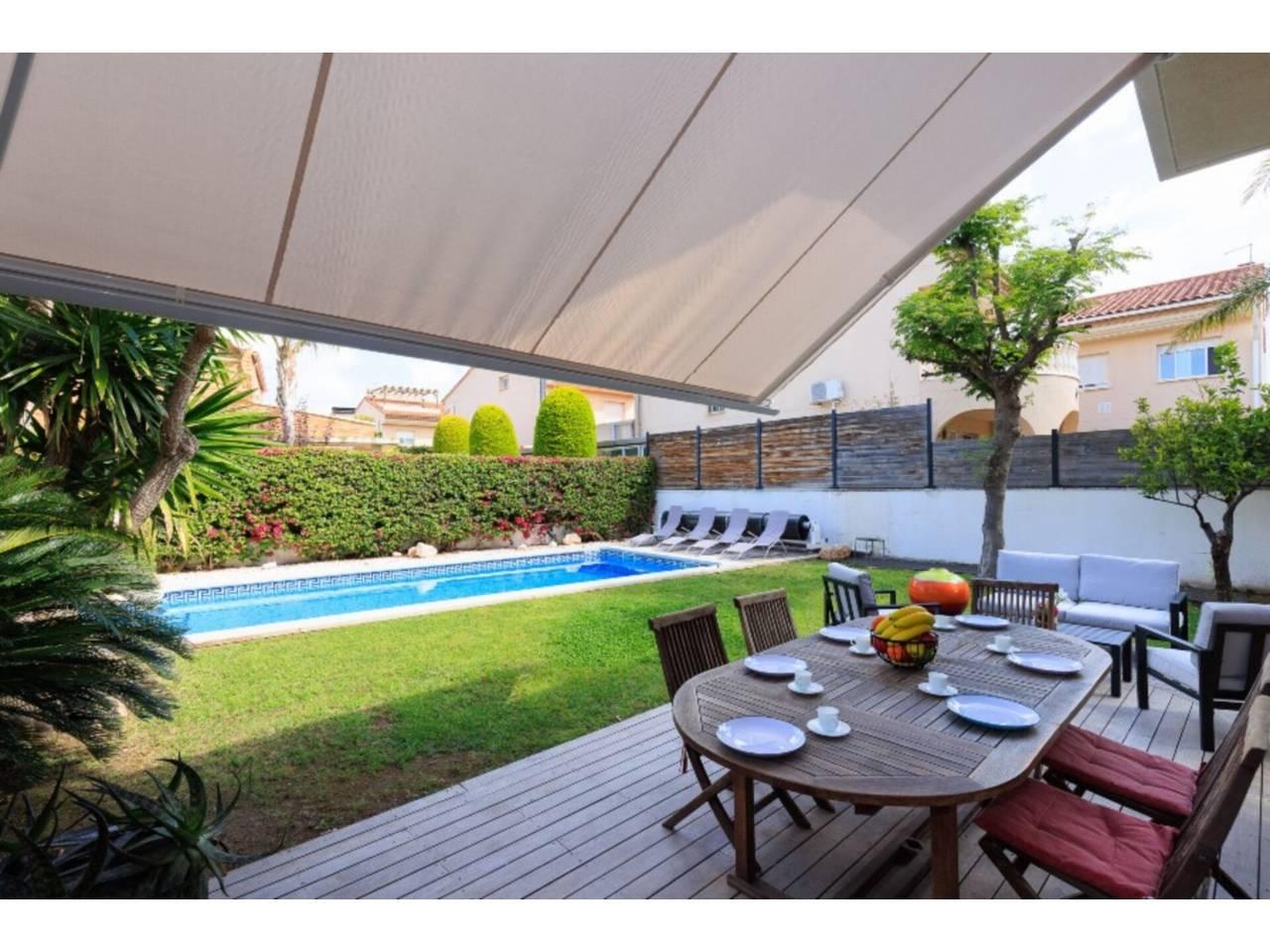 5 кровать 4 ванна Таунхаус курортная аренда в Cambrils