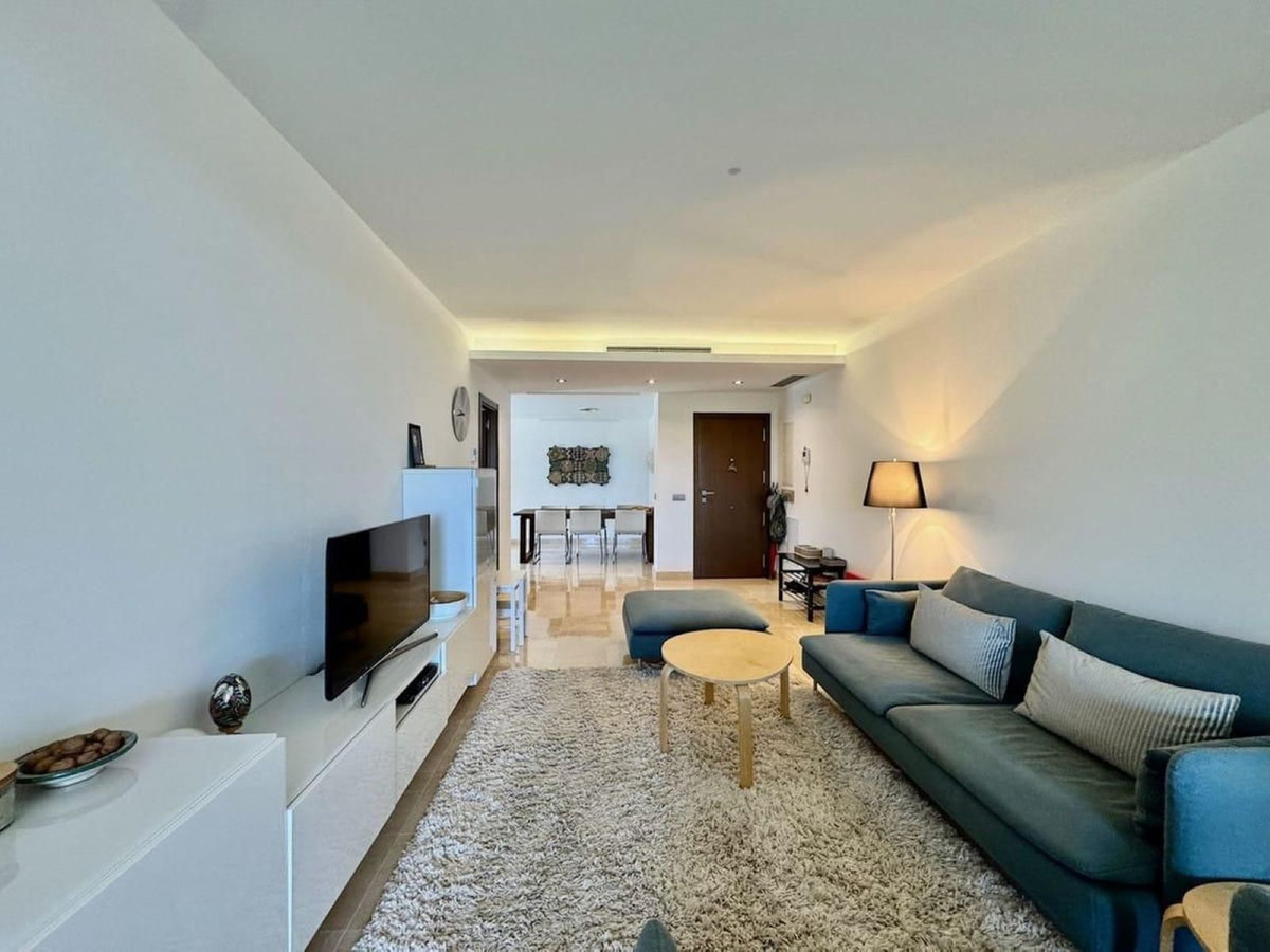 Piso de 3 Dormitorios y 2 Baños en alquiler en La Mairena, Marbella