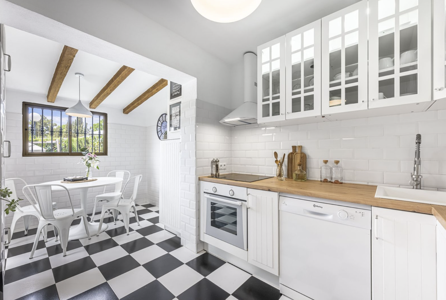 Casa Adosada de 3 Dormitorios y 3 Baños en venta en Estepona