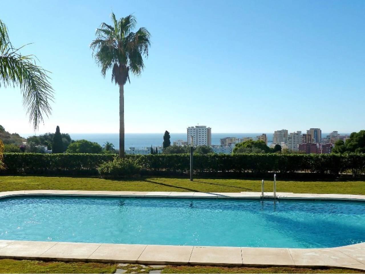 Piso de 2 Dormitorios y 2 Baños en alquiler vacacional en Fuengirola Centro